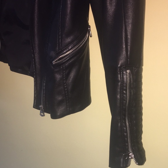 Woman’s biker style jacket, stylish with zippers, perfect condition - Picture 4 of 4